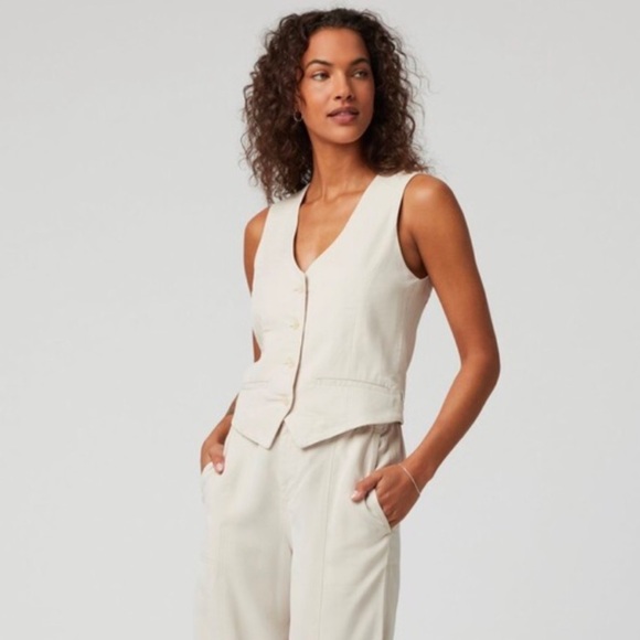 NWT Vuori Coastline Vest in Milkweed cream - Picture 1 of 10